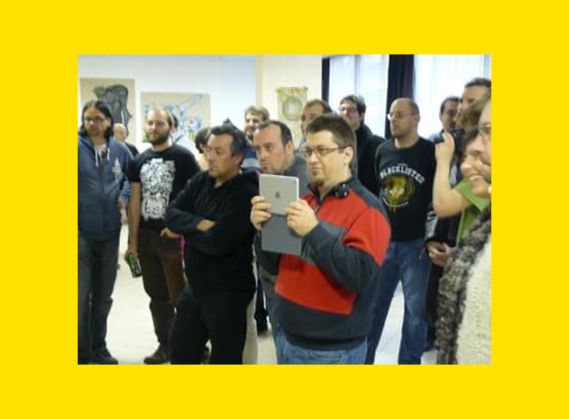 Nagy Balázs, a 2. Rohamon szerzett elévülhetetlen érdemeket. (Ipad-el a kezében a 2011-es nosztalgia találkozón).